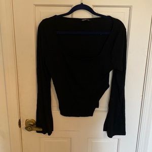 black flair sleeve top